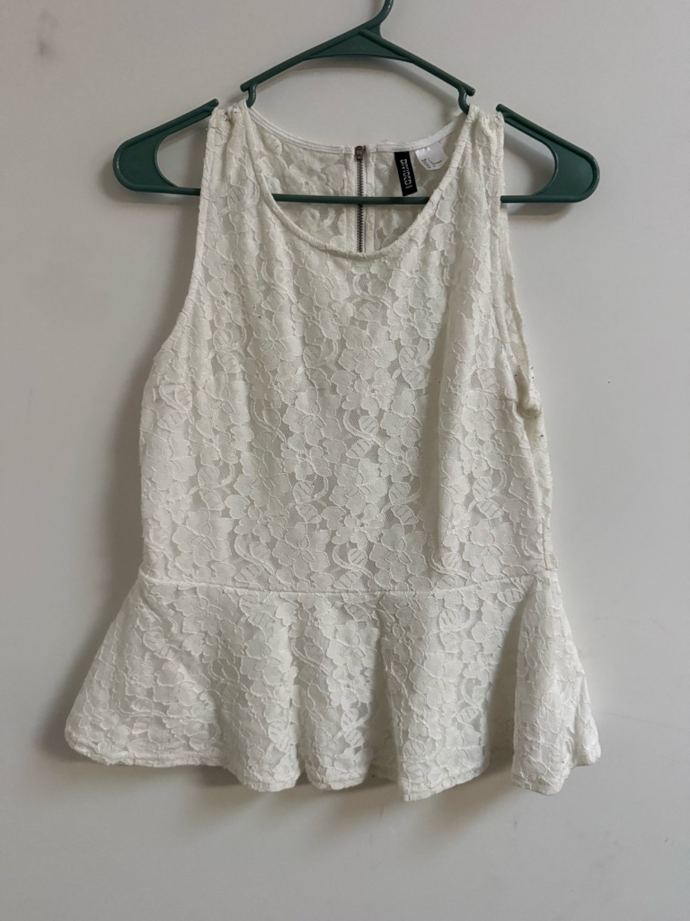 H&M White Lace Peplum Camisole